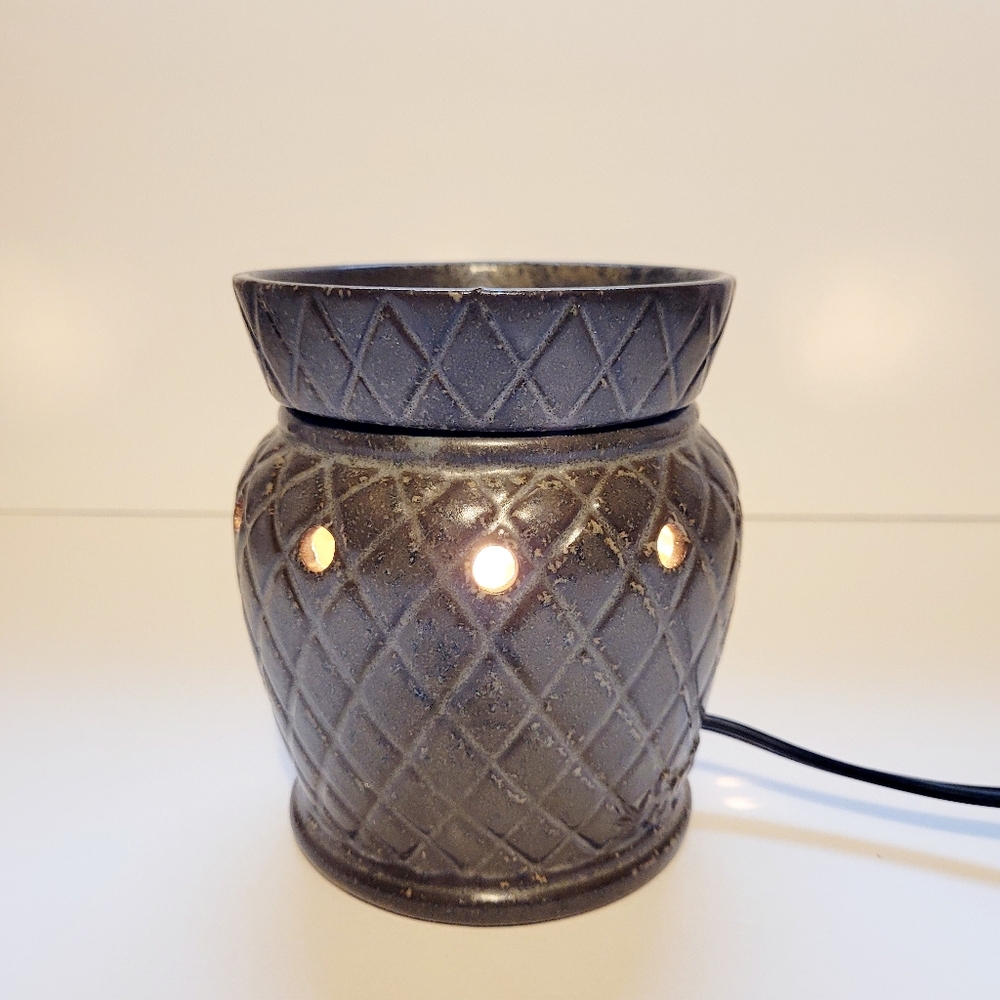 Scentsy Mission Slate Brown Mid Size Warmer Pre-owned New Bulb